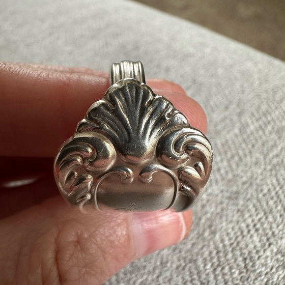 “R” Spoon Ring - Picture 9 of 13